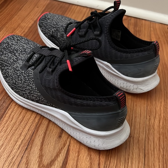 New Balance Womens Fresh Foam Lazer V1 WLAZRMT Black Running Shoes Sneakers 9.5 - Picture 7 of 16